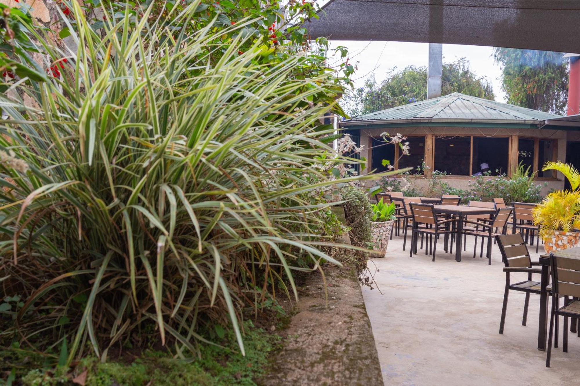 Dutchess Hotel And Restaurant Fort Portal Kültér fotó