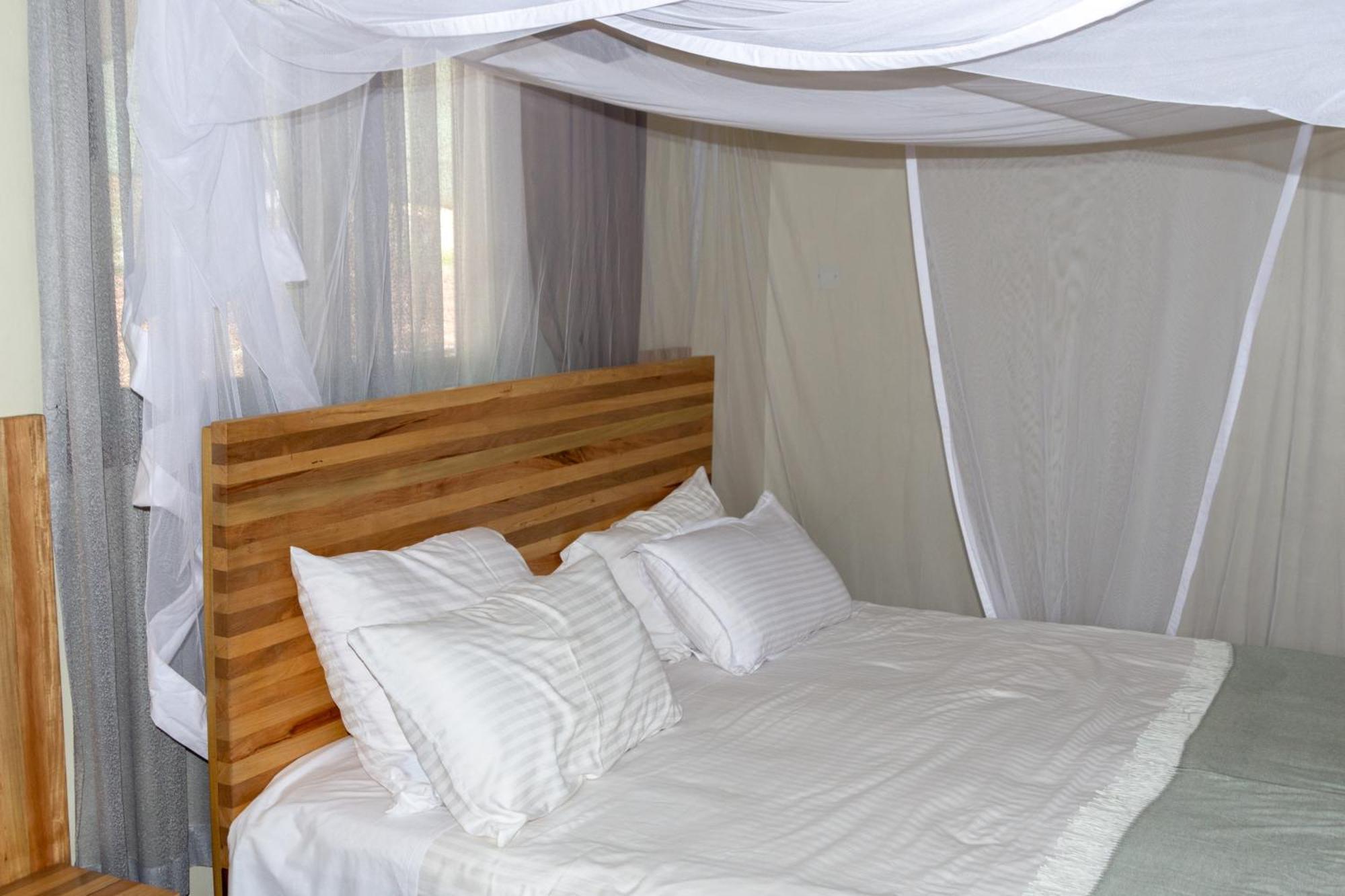 Dutchess Hotel And Restaurant Fort Portal Kültér fotó